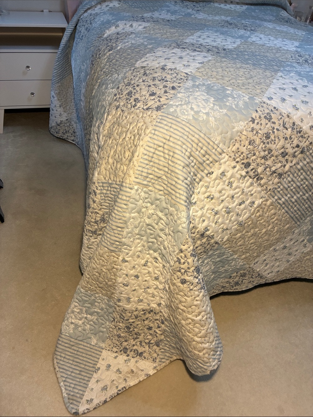 Classic Patchwork Quilted Bedspread in Soft Blue and Cream - Picture 7 of 13